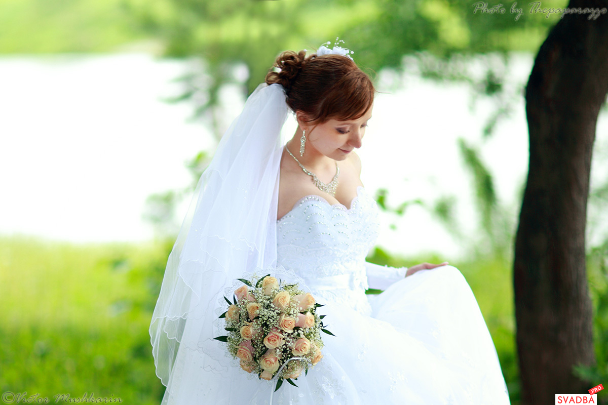 Fiancee with bouquet